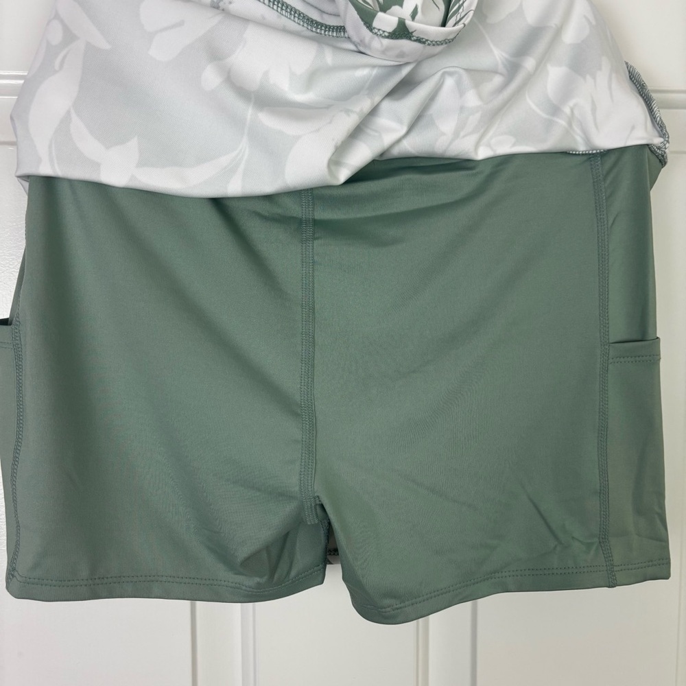 Tommy Bahama Green and White Floral Golf Tennis Skort Size Medium - Picture 5 of 9